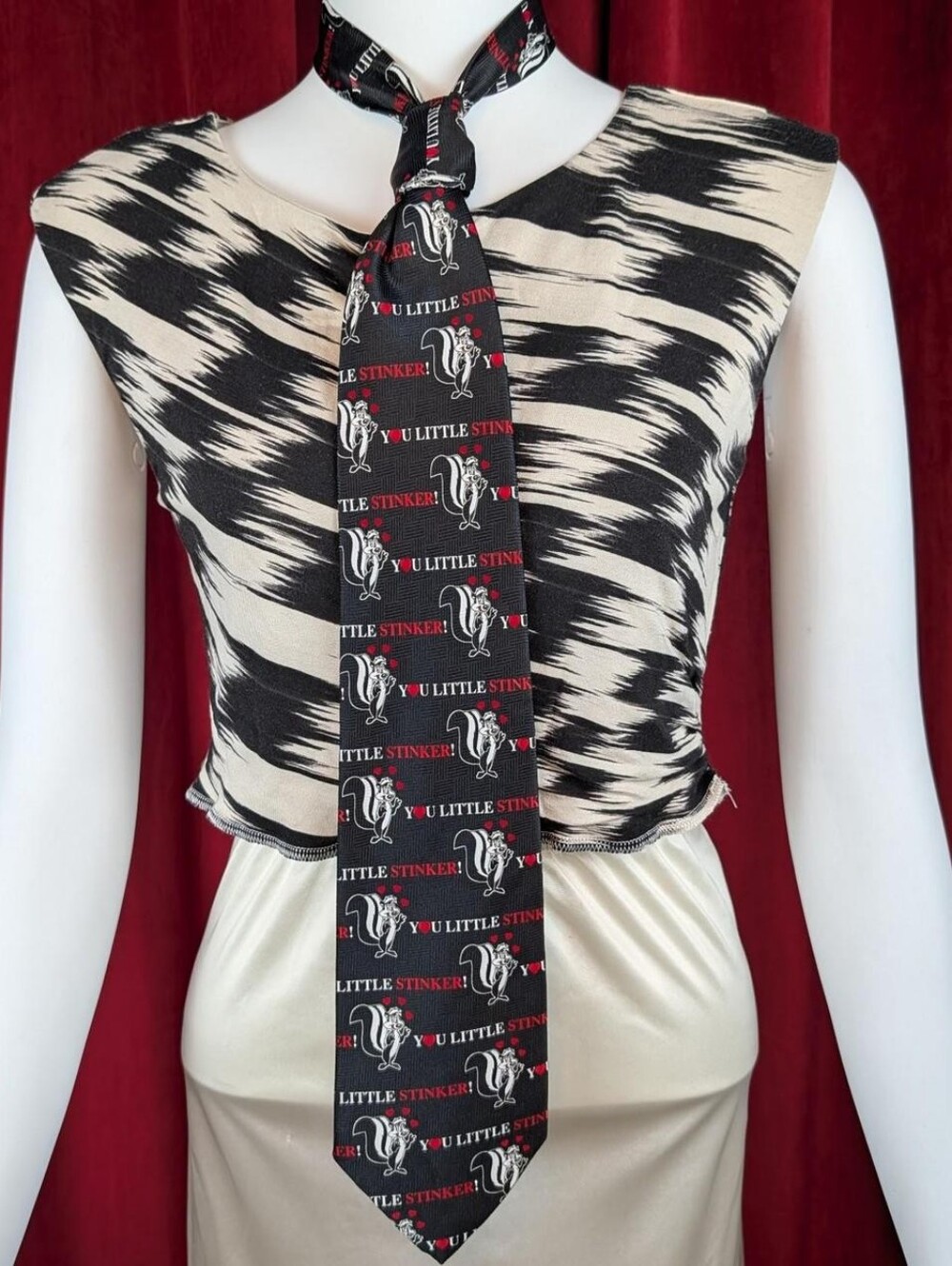 Vintage 2001 Looney Tunes Black, White, & Red Pepé Le Pew You Little Stinker Tie
